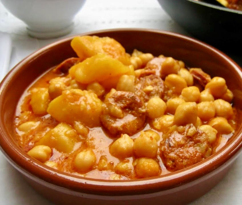 POTAJE de GARBANZOS con PATATAS
