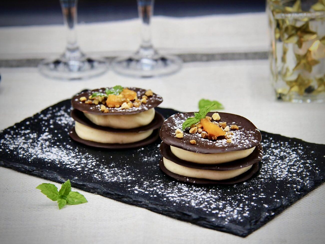 MILHOJAS de CHOCOLATE y crema de TURRON
