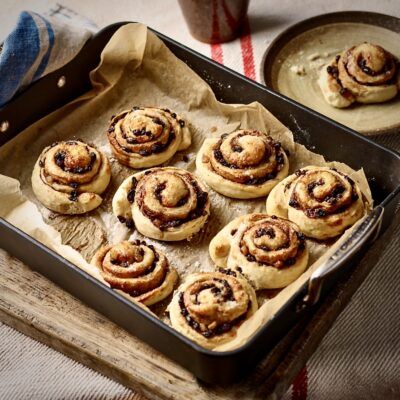DF450 Wholemeal Chelsea Buns 1080